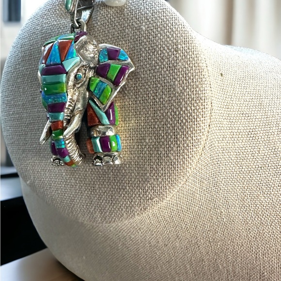 Beautiful Solid Sterling Silver Elephant Pendant in Turquoise & Coral Stones - Picture 3 of 12